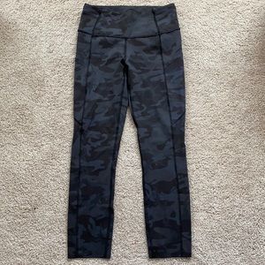 BRAND NEW lululemon crop leggings